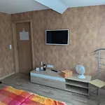 Zum Ringelberg Casa de hóspedes 2*