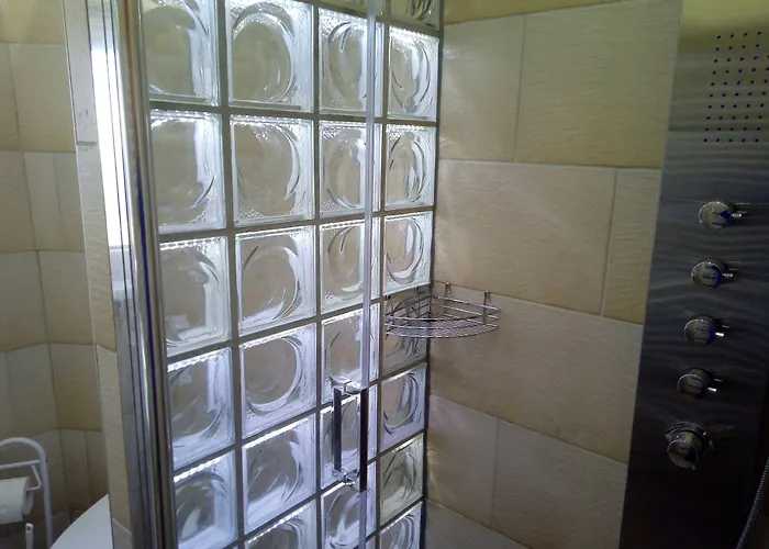 Zum Ringelberg בית הארחה 2*